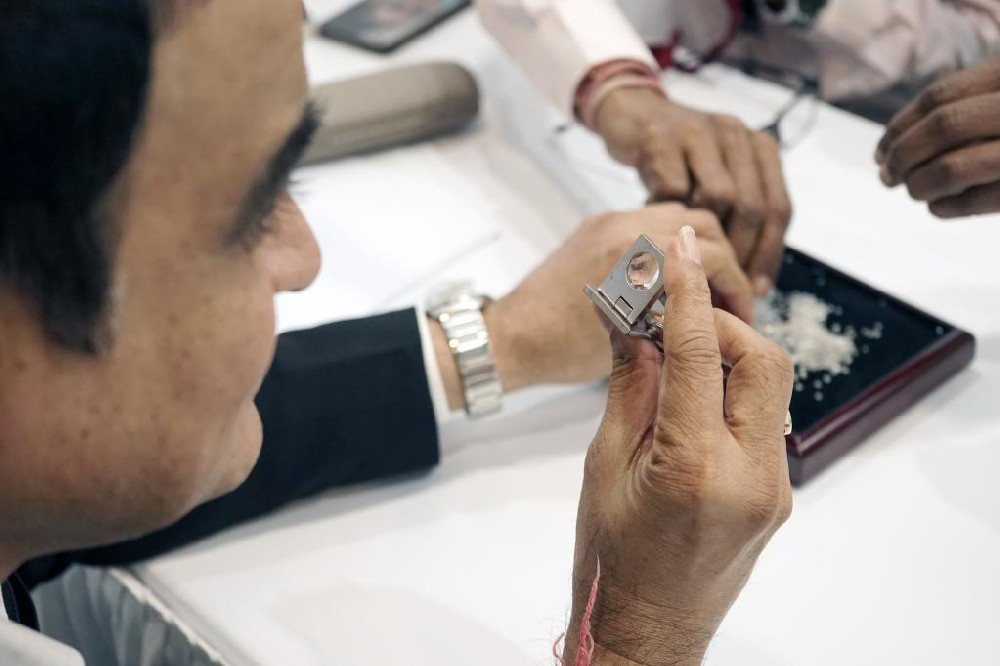 中国培育钻石企业亮相北美最大珠宝展