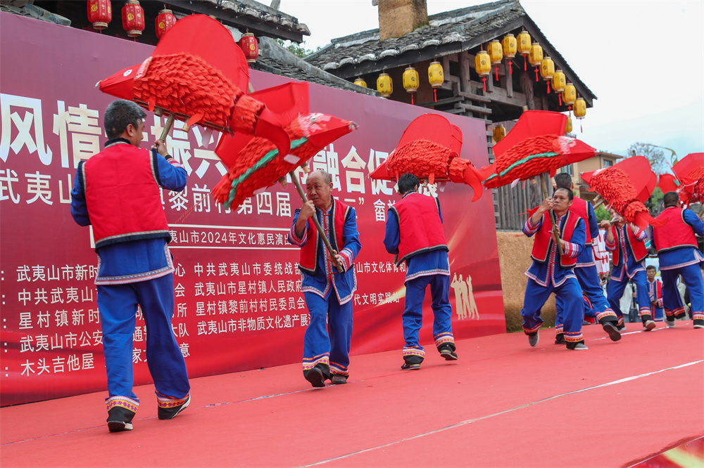 福建：武夷山举办第四届“三月三”畲族···