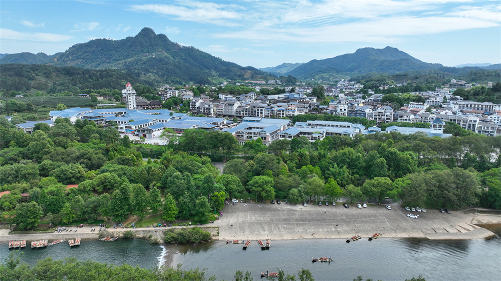 福建：绿水青山中美丽乡村——武夷山市···