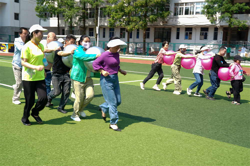 福建武夷山举办残疾人趣味运动会