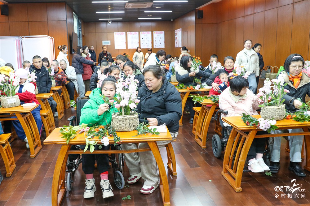 福建武夷山：举办“感恩有你 静待花开···