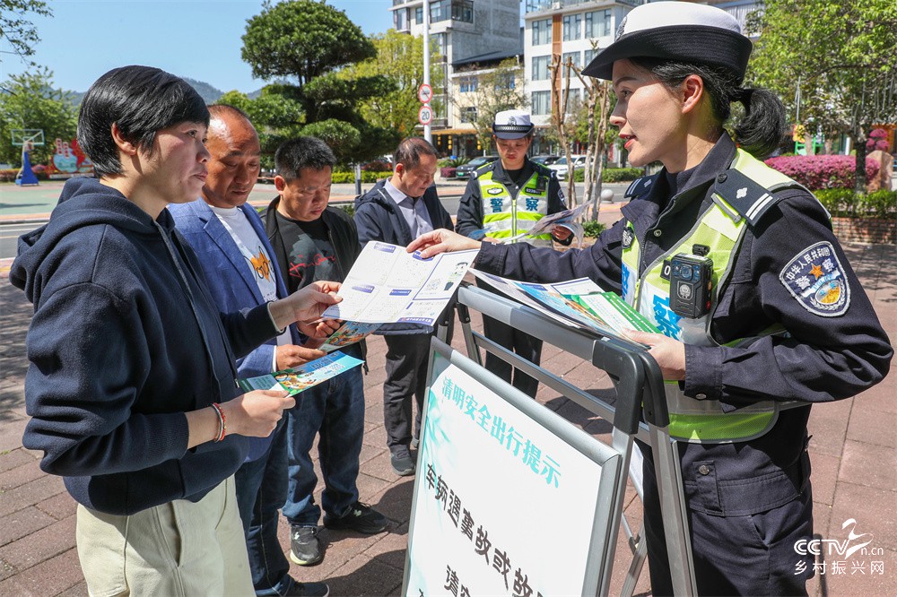 福建武夷山：道路交通安全宣传进农村