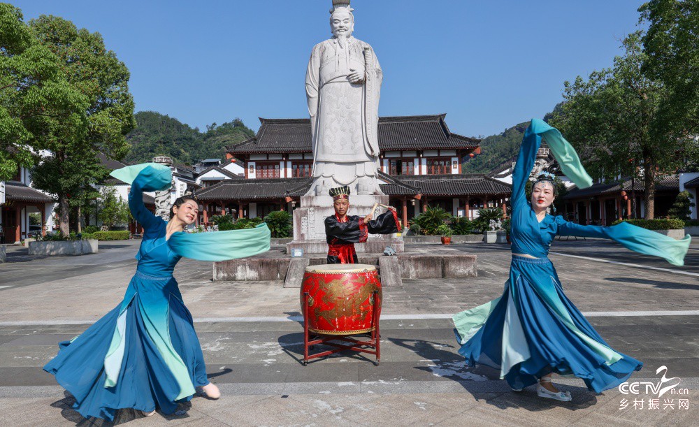 福建武夷山：演绎《盛世园风》鼓乐舞蹈